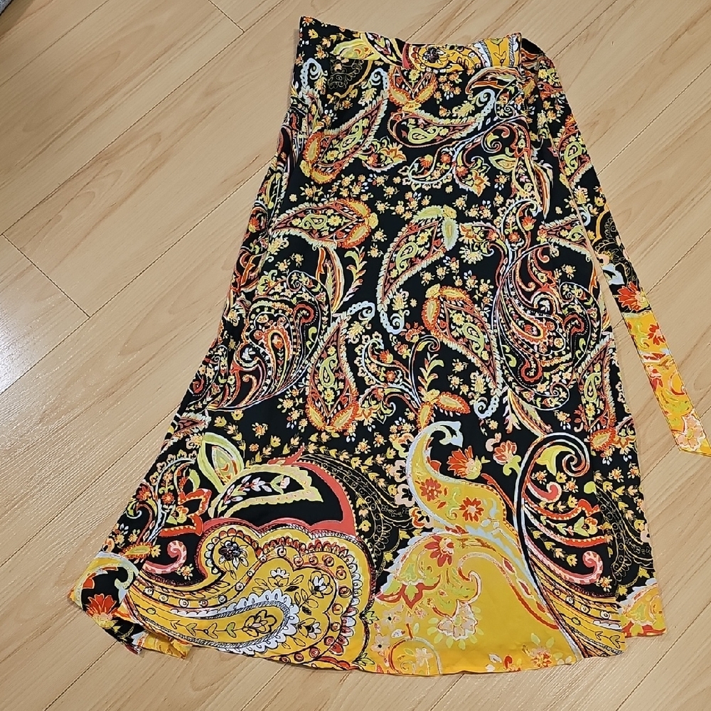 NY&C, Black and Yellow Paisley A-Line Wrap Style Skirt, Fully Lined, NWT